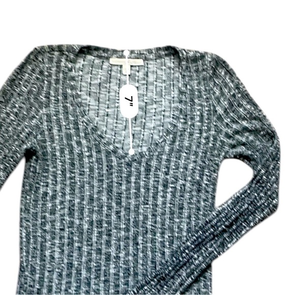 Express OneEleven tight knit top gray white marble V neck long sleeves Women M - Picture 9 of 12